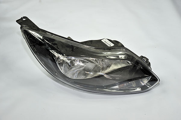 Ford çıkma yedek parça Focus 3 sağ siyah far