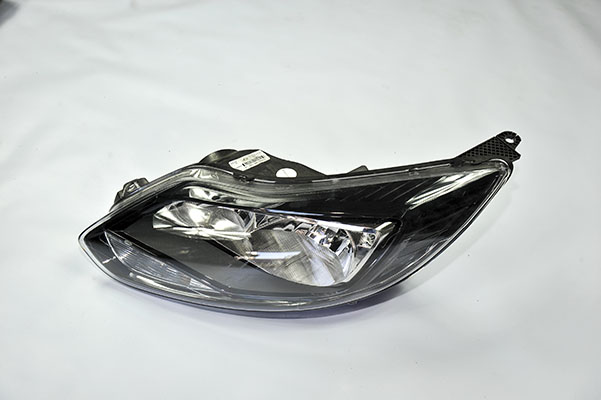 Ford çıkma yedek parça Focus 3 sol siyah far